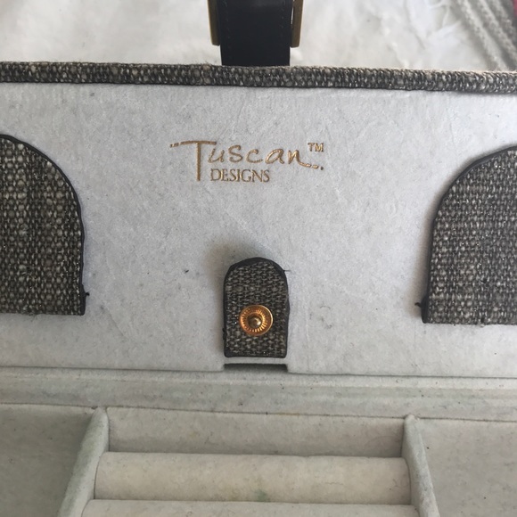 Tuscan designs jewelry box - Picture 3 of 4